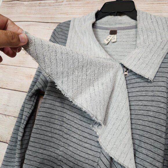 Free People WE THE FREE ANTHROPOLOGIE Stripe Ebb and Flow Jacket Size M Zipper - Picture 4 of 15